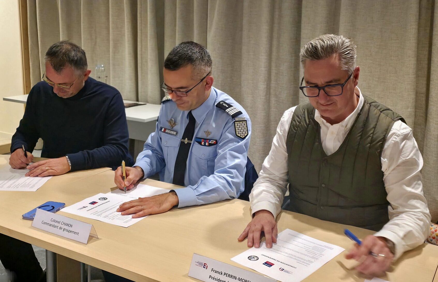 Signature de la convention tripartite pour la sécurité